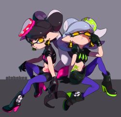 Rule 34 | 2girls, @ @, absurdres, alternate universe, ankle boots, artist name, back-to-back, black gloves, black hair, black shirt, black shorts, black skirt, blue legwear, boots, callie (splatoon), commentary, cousins, crop top, dark persona, earrings, food, food art, food on head, gloves, grey background, grey hair, high heel boots, high heels, highres, holding, holding removed eyewear, inkling, invisible chair, jewelry, knee up, long hair, looking at viewer, marie (splatoon), medium hair, midriff, miniskirt, mole, mole under eye, multiple girls, navel, nintendo, object on head, otoboke-san, pantyhose, pantyhose under shorts, parted lips, pointy ears, puffy short sleeves, puffy sleeves, purple hair, shirt, short shorts, short sleeves, shorts, sitting, skirt, splatoon (series), splatoon 2, stomach tattoo, sunglasses, sushi, swept bangs, symbol-only commentary, tako-san wiener, tattoo, tentacle hair, unworn eyewear, very long hair