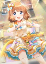 Rule 34 | 1girl, ahoge, bad id, bad twitter id, balloom 17, blue eyes, bow, bowtie, bracelet, brown hair, commentary request, concert, confetti, dutch angle, frilled skirt, frills, hair bow, hand gesture, highres, idol, idolmaster, idolmaster million live!, jewelry, layered skirt, looking at viewer, open mouth, puffy short sleeves, puffy sleeves, short hair, short sleeves, skirt, solo, stage, stage lights, suou momoko, thighhighs, zettai ryouiki