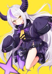 Rule 34 | &gt;:), 1girl, ahoge, baram, black dress, black footwear, blush, boots, braid, closed mouth, commentary request, demon horns, dress, full body, hair between eyes, highres, hololive, holox, horns, la+ darknesss, la+ darknesss (1st costume), long hair, long sleeves, looking at viewer, multicolored hair, purple hair, purple thighhighs, silver hair, simple background, single thighhigh, sleeves past fingers, sleeves past wrists, smile, solo, streaked hair, striped horns, thighhighs, thighhighs under boots, v-shaped eyebrows, very long hair, virtual youtuber, yellow background, yellow eyes, yellow neckwear