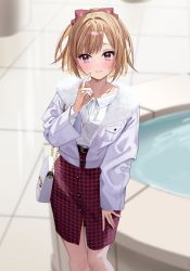 Rule 34 | 1girl, bag, belt, black belt, blonde hair, bow, chigusa minori, closed mouth, hair bow, hair ornament, hand up, handbag, highres, jacket, long sleeves, looking at viewer, open clothes, open jacket, original, outdoors, pink bow, purple eyes, red skirt, shirt, shirt tucked in, short hair, skirt, smile, solo, water, white jacket, white shirt