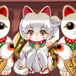 1girl :&lt; animal_ears cat_ears cat_girl cat_tail chiffon collar elbow_gloves extra_ears facial_mark frilled_skirt frills gloves green_collar hair_between_eyes japari_symbol kemono_friends maneki-neko maneki-neko_(kemono_friends) red_collar red_footwear red_trim sandals sidelocks sitting skirt solo tail thighhighs whisker_markings white_gloves white_hair white_skirt white_thighhighs yellow_eyes zettai_ryouiki