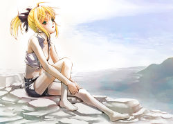 Rule 34 | 1girl, ahoge, alternate costume, artoria pendragon (all), artoria pendragon (fate), barefoot, blonde hair, bow, fate/stay night, fate (series), green eyes, hair bow, long hair, midriff, ocean, ponytail, saber (fate), shirt, shorts, sitting, solo, tied shirt, uraomote