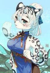 Rule 34 | 1girl, absurdres, animal ears, blue eyes, blush, chinese clothes, furry, furry female, highres, kawarage yatano, looking at viewer, original, ponytail, short hair, snow leopard girl, snow leopard tail, solo, white hair