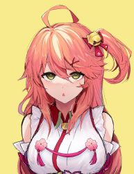 Rule 34 | 1girl, absurdres, ahoge, bare shoulders, bell, chestnut mouth, green eyes, hair bell, hair between eyes, hair ornament, hairclip, highres, hololive, long hair, looking at viewer, okutorinno, pink hair, sakura miko, sakura miko (1st costume), solo, virtual youtuber, x hair ornament, yellow background