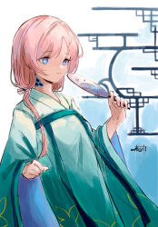 Rule 34 | 1girl, alternate costume, arknights, blue background, blue eyes, blue poison (arknights), closed mouth, gradient background, hair over shoulder, hand fan, harukan tiusu, holding, holding fan, long hair, long sleeves, low ponytail, paper fan, pink hair, shirt, sign, solo, uchiwa, upper body, white shirt, wide sleeves