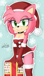 Rule 34 | 1girl, absurdres, alternate costume, amy rose, animal ears, artist name, bare shoulders, black choker, black panties, blue background, body fur, box, breasts, cameltoe, choker, christmas, cleavage, cleft of venus, closed mouth, dress, elbow gloves, female focus, fur-trimmed dress, fur-trimmed gloves, fur-trimmed headwear, fur-trimmed thighhighs, fur trim, furry, furry female, gift, gift box, gloves, green eyes, half-closed eyes, happy, hat, highres, looking at viewer, loufmir, medium breasts, outline, panties, pink fur, pink hair, pom pom (clothes), red dress, red gloves, red hat, red thighhighs, santa costume, santa hat, short dress, short hair, side-tie panties, sidelocks, signature, smile, snowflakes, solo, sonic (series), split mouth, strapless, strapless dress, tail, thighhighs, thighs, two-tone fur, underwear, white outline, yellow fur