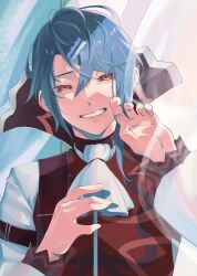 Rule 34 | 1boy, absurdres, alcryst (fire emblem), ascot, blue hair, fire emblem, fire emblem engage, grin, hair between eyes, high collar, highres, long sleeves, looking at viewer, male focus, nintendo, red eyes, short hair, smile, solo, upper body, vest, vhsx60p374zjdks, white ascot