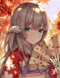 Rule 34 | 1girl, ahoge, au ra, autumn, ayuanlv, blue eyes, blurry, blurry background, blush, closed mouth, commentary request, dated, day, depth of field, dragon horns, final fantasy, final fantasy xiv, floral print, folding fan, hand fan, highres, holding, holding fan, horns, japanese clothes, kimono, leaf, looking at viewer, maple leaf, obi, outdoors, print kimono, red kimono, sash, sidelocks, signature, silver hair, smile, solo, tree, tree shade, upper body