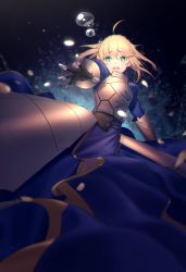 Rule 34 | 1girl, ahoge, armor, armored dress, artoria pendragon (all), artoria pendragon (fate), blonde hair, bubble, eyebrows, fate/stay night, fate (series), from above, gauntlets, green eyes, highres, lanzi (415460661), looking at viewer, open mouth, saber (fate), short hair, solo, underwater