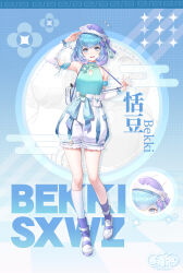 Rule 34 | 1girl, :d, arm warmers, asymmetrical legwear, bag, bare shoulders, bekki (vtuber), belt pouch, blue background, blue bow, blue eyes, blue hair, blue shirt, blue shorts, bob cut, bow, character name, chinese knot, colored inner hair, copyright name, footwear bow, full body, hair bow, hand up, highres, looking at viewer, multicolored hair, official art, open mouth, pouch, puffy shorts, purple bow, purple hair, purple headwear, purple socks, shirt, short hair, shorts, shoulder bag, single sock, sixiwanzi, sleeveless, sleeveless turtleneck, smile, socks, solo, standing, standing on one leg, tassel, teeth, turtleneck, two-tone shorts, upper teeth only, virtual youtuber, white footwear, white shorts, zoom layer