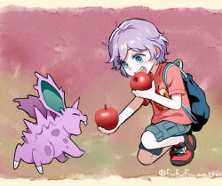 1boy aged_down apple backpack bag blue_hair child coat commentary_request creatures_(company) epel_felmier food fruit funuyu game_freak gen_1_pokemon gradient_background holding holding_food holding_fruit male_focus nidorino nintendo on_one_knee pink_background pokemon pokemon_(creature) purple_hair red_coat short_hair shorts solo twisted_wonderland