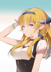 Rule 34 | alternate costume, arknights, arm up, black choker, blonde hair, blue background, blue eyes, blue hairband, casual, choker, commentary request, gradient background, hairband, highres, horns, long hair, looking at viewer, pointy ears, pur bebi, saileach (arknights), shirt, short sleeves, upper body, white background, white shirt