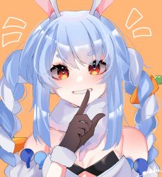 Rule 34 | 1girl, animal ear fluff, animal ears, black gloves, blue hair, braid, breasts, brown eyes, carrot, cleavage, don-chan (usada pekora), finger to mouth, food-themed hair ornament, gloves, hair ornament, highres, hololive, looking at viewer, multicolored hair, natta, orange background, rabbit ears, rabbit girl, short eyebrows, sidelocks, small breasts, smile, solo, twin braids, usada pekora, usada pekora (1st costume), virtual youtuber, white hair