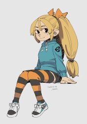 Rule 34 | 1girl, blonde hair, closed mouth, full body, highres, hood, hoodie, hounori, long hair, looking at viewer, low-tied long hair, mascot, ootori kohaku, simple background, smile, solo, striped clothes, striped thighhighs, thighhighs, twintails, unity (game engine), very long hair