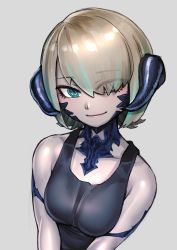 Rule 34 | 1girl, au ra, warrior of light (ff14), bad id, bad twitter id, bare shoulders, black shirt, blonde hair, breasts, breasts squeezed together, closed mouth, eyes visible through hair, final fantasy, final fantasy xiv, green eyes, grey background, highres, horns, kilye kairi, looking at viewer, medium breasts, medium hair, scales, shirt, simple background, smile, solo, upper body, v arms