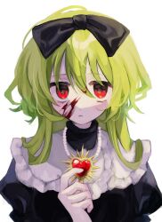 1girl black_bow black_shirt blood blood_on_cheek blood_on_face bow commentary_request frills green_hair hair_between_eyes hair_bow hand_up heart heart_necklace highres jewelry long_hair looking_at_viewer necklace original parted_lips pearl_necklace puffy_sleeves red_eyes shirt shizumu_(shi_zumu) simple_background solo straight-on white_background