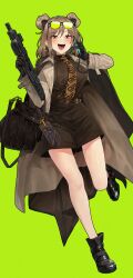 Rule 34 | 1girl, absurdres, bag, black choker, black footwear, black gloves, blush, boots, breasts, brown coat, brown necktie, brown shirt, bullpup, cellphone, chain, choker, coat, commentary, commission, double bun, earrings, english commentary, eyewear on head, full body, girls&#039; frontline, gloves, green background, gun, hair bun, highres, holding, holding gun, holding phone, holding weapon, jewelry, light brown hair, looking at viewer, necktie, official alternate costume, open mouth, p90, p90 (girls&#039; frontline), p90 (the girl from b.e.l) (girls&#039; frontline), personal defense weapon, phone, pixiv commission, red eyes, sd bigpie, shirt, simple background, smartphone, smile, solo, submachine gun, sunglasses, teeth, weapon