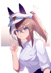 Rule 34 | 1girl, alternate costume, alternate hairstyle, blue eyes, breasts, bright pupils, brown hair, cheval grand (umamusume), collared shirt, grin, hand up, hat, highres, looking at viewer, medium hair, multicolored hair, open mouth, ponytail, renma (renma 0503), shirt, sleeves rolled up, small breasts, smile, solo, streaked hair, twitter username, umamusume, upper body, w, water, white hat, white pupils