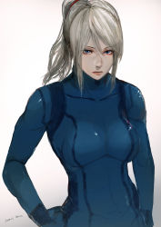 Rule 34 | 1girl, absurdres, arm at side, blonde hair, blue eyes, bodysuit, character name, expressionless, hair between eyes, hand on own hip, highres, lips, long hair, looking at viewer, metroid, misaki nonaka, mole, mole under mouth, nintendo, ponytail, samus aran, simple background, skin tight, solo, upper body, zero suit