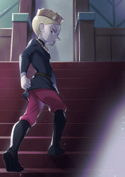 Rule 34 | 1boy, black footwear, black shirt, blonde hair, boots, clenched hand, closed mouth, commentary request, crown, daida, frown, long sleeves, looking back, male focus, nikomi (nikomix), ousama ranking, pants, red pants, shirt, short hair, solo, stairs, standing, throne
