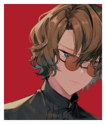 Rule 34 | 1boy, black shirt, blue eyes, border, brown hair, closed mouth, faust lavinia, glasses, highres, looking to the side, mahoutsukai no yakusoku, male focus, piza-chan, red background, shirt, short hair, solo, turtleneck, wavy hair, white border