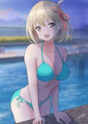 Rule 34 | 1girl, bikini, blonde hair, blue bikini, bob cut, breasts, cleavage, commentary request, gucchi (gucchi zuizui), hair ribbon, highres, lycoris recoil, medium breasts, nishikigi chisato, open mouth, red eyes, red ribbon, ribbon, short hair, side-tie bikini bottom, smile, solo, sunset, swimsuit, teeth, upper teeth only, water