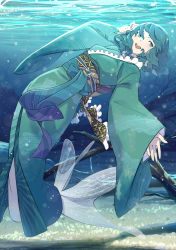 Rule 34 | 1girl, absurdres, blue eyes, branch, commentary request, frilled kimono, frills, full body, green hair, green kimono, hand up, highres, japanese clothes, kawayabug, kimono, long sleeves, medium hair, mermaid, monster girl, open mouth, outstretched arm, ringlets, smile, solo, sparkle, teeth, touhou, underwater, upper teeth only, wakasagihime, water surface, wide sleeves