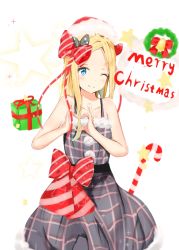 Rule 34 | 1girl, ;), abigail williams (fate), bare arms, bare shoulders, bell, black bow, black dress, blonde hair, blue eyes, blush, bow, box, candy, candy cane, christmas, christmas wreath, closed mouth, collarbone, commentary request, diagonal stripes, dress, fate/grand order, fate (series), food, forehead, fur-trimmed dress, fur-trimmed headwear, fur trim, gift, gift box, hair bow, hat, long hair, one eye closed, parted bangs, plaid, plaid dress, polka dot, polka dot bow, red bow, red hat, santa hat, sleeveless, sleeveless dress, smile, solo, star (symbol), striped, striped bow, white background, wreath, yukaa