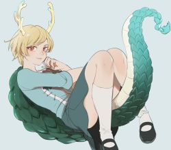 Rule 34 | 1girl, antlers, between legs, black footwear, blonde hair, blue background, blue shirt, closed mouth, commentary, dragon girl, dragon horns, dragon tail, full body, highres, horns, kerok (joniko1110), kicchou yachie, looking at viewer, mary janes, reclining, red eyes, shirt, shoes, short hair, short sleeves, simple background, smile, solo, tail, tail between legs, thighs, touhou, turtle shell