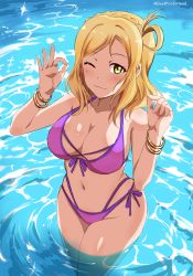 Rule 34 | 1girl, absurdres, bikini, blonde hair, box wonderland, breasts, cleavage, closed mouth, gold bracelet, hair rings, highres, large breasts, looking at viewer, love live!, love live! sunshine!!, navel, ohara mari, ok sign, one eye closed, one side up, purple bikini, side-tie bikini bottom, solo, stomach, swimsuit, thighs, wading, wide hips, yellow eyes