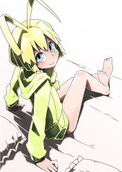 Rule 34 | 1boy, antenna hair, bad id, bad pixiv id, barefoot, bed, blonde hair, blue eyes, blush, bottomless, bow, braid, child, d@i, hair bow, haiyore! nyaruko-san, hastur (nyaruko-san), hood, hoodie, long hair, looking at viewer, male focus, on bed, pillow, shorts, simple background, single braid, sitting, sleeves past wrists, smile, solo, trap, white background
