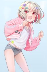 1girl blonde_hair blue_background bob_cut cameltoe clothes_writing creatures_(company) discord_logo fang game_freak gen_1_pokemon gengar grey_hair grey_panties hair_ornament hairpin highres jacket long_sleeves makaino_ririmu multicolored_hair nijisanji nintendo no_pants open_clothes open_jacket panties pink_jacket pointy_ears pokemon pokemon_(creature) red_eyes sabamen shirt short_hair skin_fang smile streaked_hair two-tone_hair underwear underwear_writing v-neck virtual_youtuber white_shirt