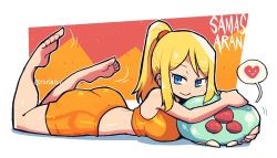 Rule 34 | 1girl, absurdres, ass, barefoot, blonde hair, blue eyes, breasts, character name, creature, crop top, feet, heart, highres, legs up, looking at viewer, lying, metroid, metroid: zero mission, metroid (creature), mole, mole under mouth, nintendo, on stomach, ponytail, rariatto (ganguri), samus aran, short shorts, shorts, smile, spoken heart, toes
