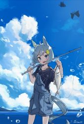 Rule 34 | 1girl, ahoge, animal ears, black shirt, blue background, blue eyes, blush, bug, butterfly, carrying over shoulder, cloud, day, fish, fishing rod, flower, grey hair, hair flower, hair ornament, hands up, holding, holding fishing rod, horizon, horse ears, horse girl, horse tail, insect, kiromo, looking at viewer, open mouth, outdoors, overall shorts, overalls, seiun sky (umamusume), shirt, short hair, short sleeves, smile, solo, standing, tail, twitter username, umamusume, white background