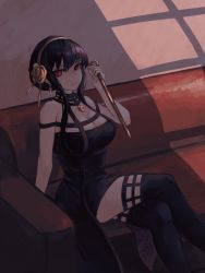Rule 34 | 1girl, bare arms, bare shoulders, black hair, black thighhighs, breasts, cleavage, commentary, couch, crossed legs, elsie, feet out of frame, hairband, hand up, highres, holding, holding weapon, indoors, large breasts, long hair, looking at viewer, parted lips, red eyes, reverse grip, sidelocks, sitting, solo, spy x family, thighhighs, thighs, weapon, yor briar