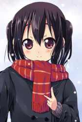 Rule 34 | 1girl, bad id, bad pixiv id, black hair, coat, k-on!, kurou (quadruple zero), long hair, looking at viewer, nakano azusa, red eyes, red scarf, scarf, snow, striped clothes, striped scarf, twintails, upper body, v