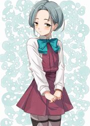 Rule 34 | 1girl, absurdres, aqua bow, aqua bowtie, arm behind back, blue eyes, blush, bow, bowtie, commentary, dress, grey pantyhose, highres, kanmiya shinobu, kantai collection, long sleeves, looking at viewer, orange eyes, pantyhose, parted lips, school uniform, shirt, short hair, simple background, solo, tamanami (kancolle), thigh strap, v arms, white shirt, yellow background