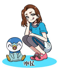 Rule 34 | 1girl, :q, blue shirt, brown eyes, brown hair, closed mouth, commentary, creatures (company), eyelashes, game freak, gen 4 pokemon, gigobyte350, grey leggings, head rest, leggings, looking at viewer, medium hair, nintendo, pink footwear, piplup, pokemon, pokemon (anime), pokemon (creature), pokemon the movie: i choose you!, shirt, shoes, short sleeves, shorts, smile, squatting, tongue, tongue out, verity (pokemon), white background
