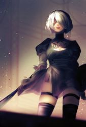 Rule 34 | 1girl, ancolatte (onikuanco), black hairband, black thighhighs, blindfold, breasts, cleavage, cleavage cutout, clothing cutout, feather-trimmed sleeves, hairband, highres, lips, mole, mole under mouth, nier (series), nier:automata, short hair, solo, standing, sword, thighhighs, weapon, white hair, 2b (nier:automata)