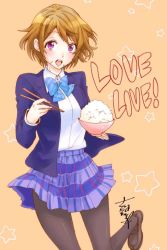 Rule 34 | 10s, 1girl, black pantyhose, blazer, blue bow, blue bowtie, bow, bowl, bowtie, brown hair, chopsticks, collared shirt, commentary request, copyright name, food, food on face, holding, holding bowl, holding chopsticks, jacket, koizumi hanayo, loafers, long sleeves, looking at viewer, love live!, love live! school idol project, open mouth, pantyhose, plaid, plaid skirt, pleated skirt, purple eyes, rice, rice bowl, rice on face, shirt, shoes, short hair, signature, skirt, solo, striped bow, striped bowtie, striped clothes, striped neckwear, yoshikawa miki