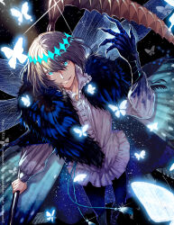 1boy arthropod_boy arthropod_limbs black_background black_cloak black_pants blue_eyes bug butterfly cloak crown dragonfly_wings english_text fate/grand_order fate_(series) feet_out_of_frame from_above fur-trimmed_cloak fur_trim glowing_butterfly grey_hair grin hair_between_eyes hand_up highres holding holding_scythe insect long_sleeves looking_at_viewer male_focus oberon_(fate) oberon_(third_ascension)_(fate) pants parted_lips pixiv_id popped_collar puffy_long_sleeves puffy_sleeves scythe shirt short_hair smile solo tassel teeth white_shirt worrisorochi