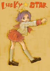 Rule 34 | 1girl, blush stickers, bow, brown background, brown footwear, commentary request, copyright name, dancing, floating hair, from side, full body, grey socks, hair bow, highres, hiiragi tsukasa, ketsuman-ko!!, kneehighs, leaning forward, loafers, lucky star, midriff peek, motteke! serafuku, open mouth, outstretched arms, pleated skirt, purple eyes, purple hair, red sailor collar, red skirt, ribbed socks, ryouou school uniform, sailor collar, school uniform, shoes, short hair, skirt, smile, socks, solo, standing, standing on one leg, yellow bow