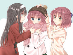 3girls alternate_costume black_hair blue_eyes blue_ribbon blush brown_eyes commentary_request flying_sweatdrops hair_ribbon hairband half_updo highres hisui_(tsukihime) jacket kohaku_(tsukihime) long_hair long_sleeves multiple_girls pink_scarf profile red_hair red_jacket ribbon scarf short_hair siblings simple_background sisters sweat sweater tanka_kikurage tohno_akiha tsukihime turtleneck turtleneck_sweater twins white_hairband white_jacket white_sweater winter_clothes