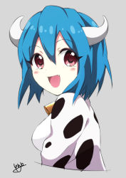 Rule 34 | 1girl, absurdres, animal print, bad id, bad pixiv id, bell, blue hair, blush, breasts, choker, cow print, fang, grey background, hair between eyes, highres, horns, jashin-chan dropkick, large breasts, looking at viewer, minos (jashin-chan dropkick), neck bell, open mouth, red eyes, short hair, simple background, smile, solo, upper body, yuuki shushu