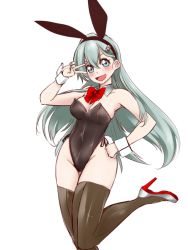 Rule 34 | 1girl, animal ears, bow, bowtie, breasts, brown thighhighs, cleavage, commentary request, cowboy shot, detached collar, fake animal ears, green eyes, green hair, hair ornament, hairclip, hand on own hip, high heels, highleg, highleg leotard, kantai collection, leotard, long hair, looking at viewer, medium breasts, playboy bunny, rabbit ears, rabbit tail, red bow, red bowtie, silver shoes, simple background, smile, solo, standing, standing on one leg, suzuya (kancolle), tail, thighhighs, udukikosuke, v over eye, white background, wrist cuffs
