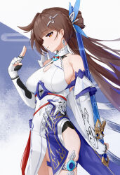 Rule 34 | 1girl, absurdres, armpit crease, bare shoulders, blue bow, blunt bangs, bow, braid, breasts, brown hair, chinese commentary, cleavage, commentary, covered navel, cowboy shot, crown braid, detached sleeves, dress, earrings, fingerless gloves, from side, gloves, hair bow, highres, holding, holding sword, holding weapon, honkai (series), honkai impact 3rd, jewelry, large breasts, li sushang, li sushang (jade knight), long hair, looking at viewer, multicolored hair, o-ring dress, orange eyes, pelvic curtain, profile, reverse grip, sideboob, solo, standing, streaked hair, sword, thigh strap, thighs, weapon, white dress, white gloves, white sleeves, wood cube