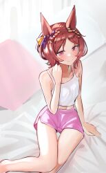 Rule 34 | 1girl, alternate costume, animal ears, bare shoulders, bed sheet, blush, breasts, brown hair, closed mouth, commentary request, ear ornament, feet out of frame, hair ornament, highres, horse ears, horse girl, looking at viewer, navel, on bed, parted bangs, pink eyes, pink shorts, sakura laurel (umamusume), short hair, shorts, sitting, small breasts, smile, solo, solokitsune, tank top, umamusume, white tank top, yokozuwari