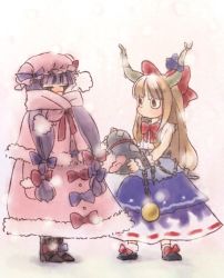Rule 34 | 2girls, bow, brown eyes, brown hair, coat, gourd, gradient background, hat, horns, ibuki suika, mow (momom), multiple girls, patchouli knowledge, perfect cherry blossom, purple eyes, purple hair, ribbon, scarf, snow, standing, touhou, white background, winter