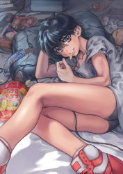 Rule 34 | 1boy, black hair, chips (food), eyebrows, food, handheld game console, magazine (object), male focus, messy room, mouth hold, mozaiku (ukiazom), on bed, original, pillow, playstation portable, potato chips, purple hair, shirt, smile, solo, t-shirt