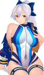 Rule 34 | 1girl, blue bow, blue jacket, blue one-piece swimsuit, blush, bow, breasts, closed mouth, competition swimsuit, fate/grand order, fate (series), hair between eyes, hair bow, highleg, highleg swimsuit, highres, jacket, kameponde, large breasts, long hair, looking at viewer, off shoulder, one-piece swimsuit, ponytail, red eyes, short sleeves, silver hair, sitting, smile, swimsuit, thighs, tomoe gozen (fate), tomoe gozen (swimsuit saber) (fate), tomoe gozen (swimsuit saber) (first ascension) (fate), two-tone swimsuit, white background, white one-piece swimsuit